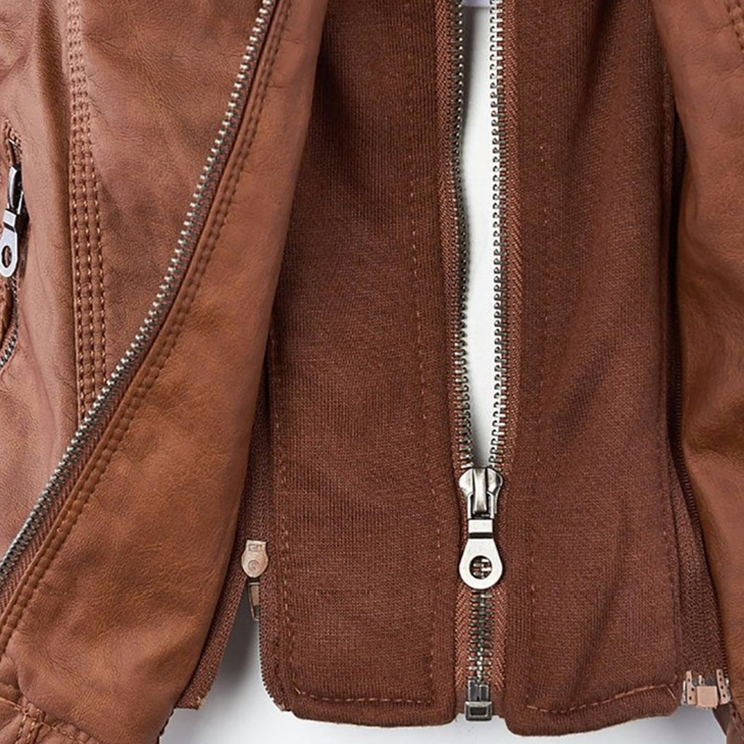 Veste moderne en cuir avec capuche