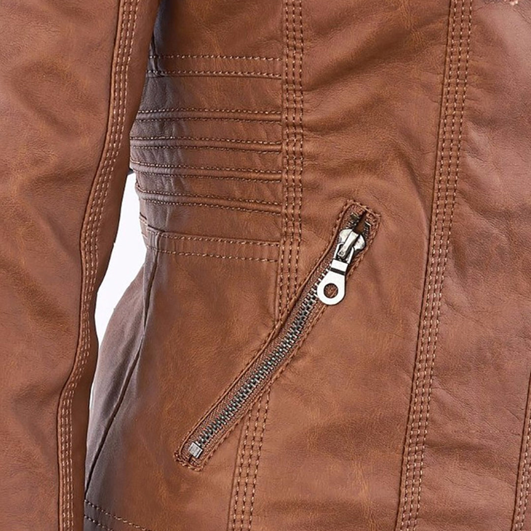 Veste moderne en cuir avec capuche