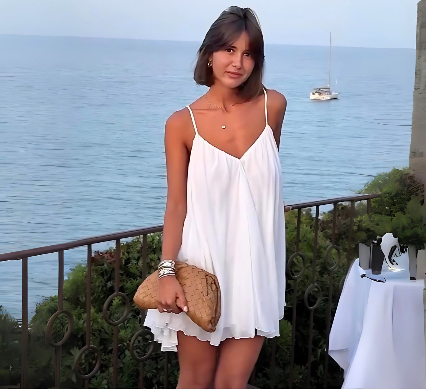 Mio™ | Robe mini élégante dos nu