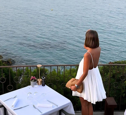 Mio™ | Robe mini élégante dos nu